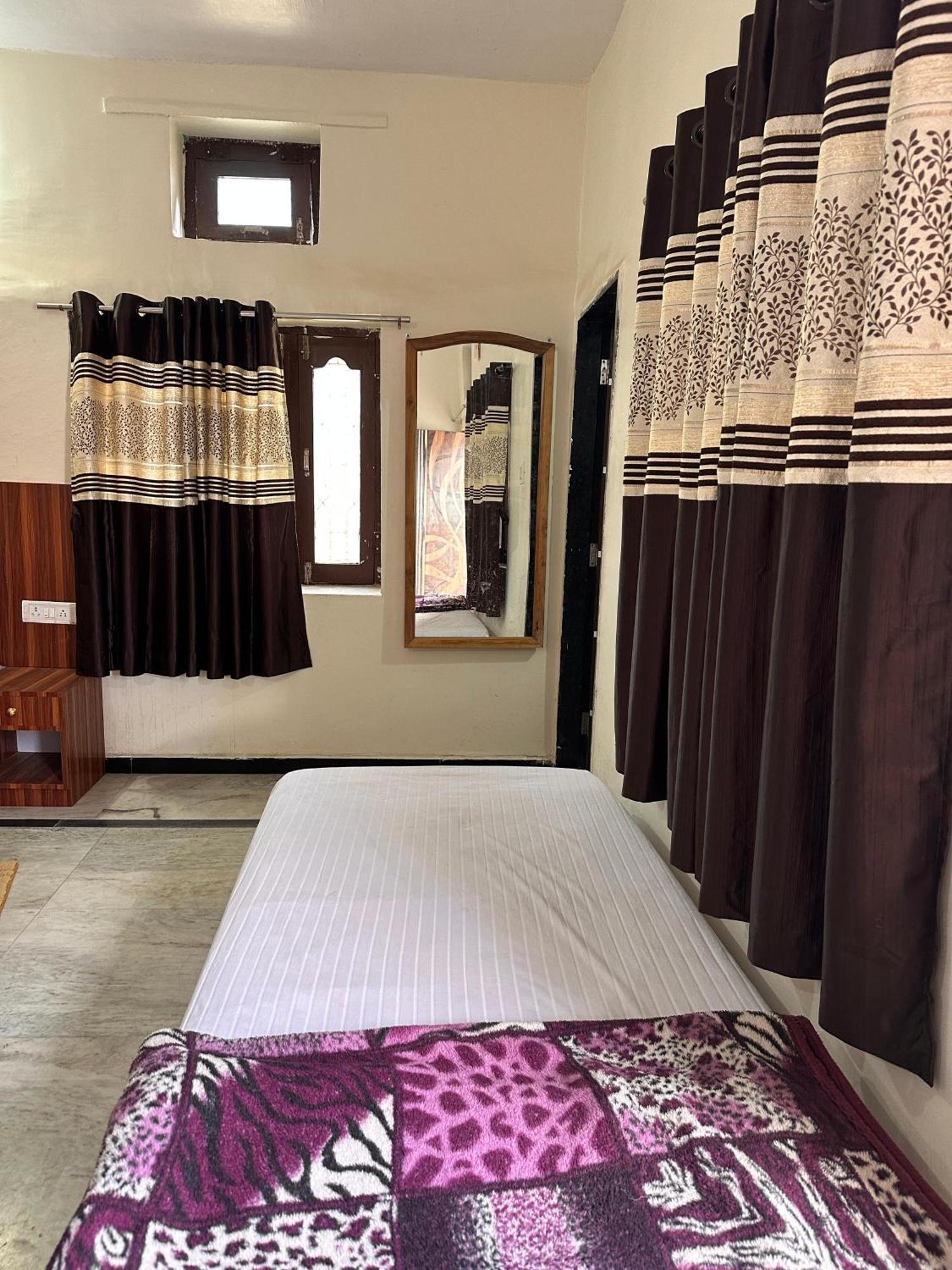 Laxmanji Villas Маунт-Абу Экстерьер фото